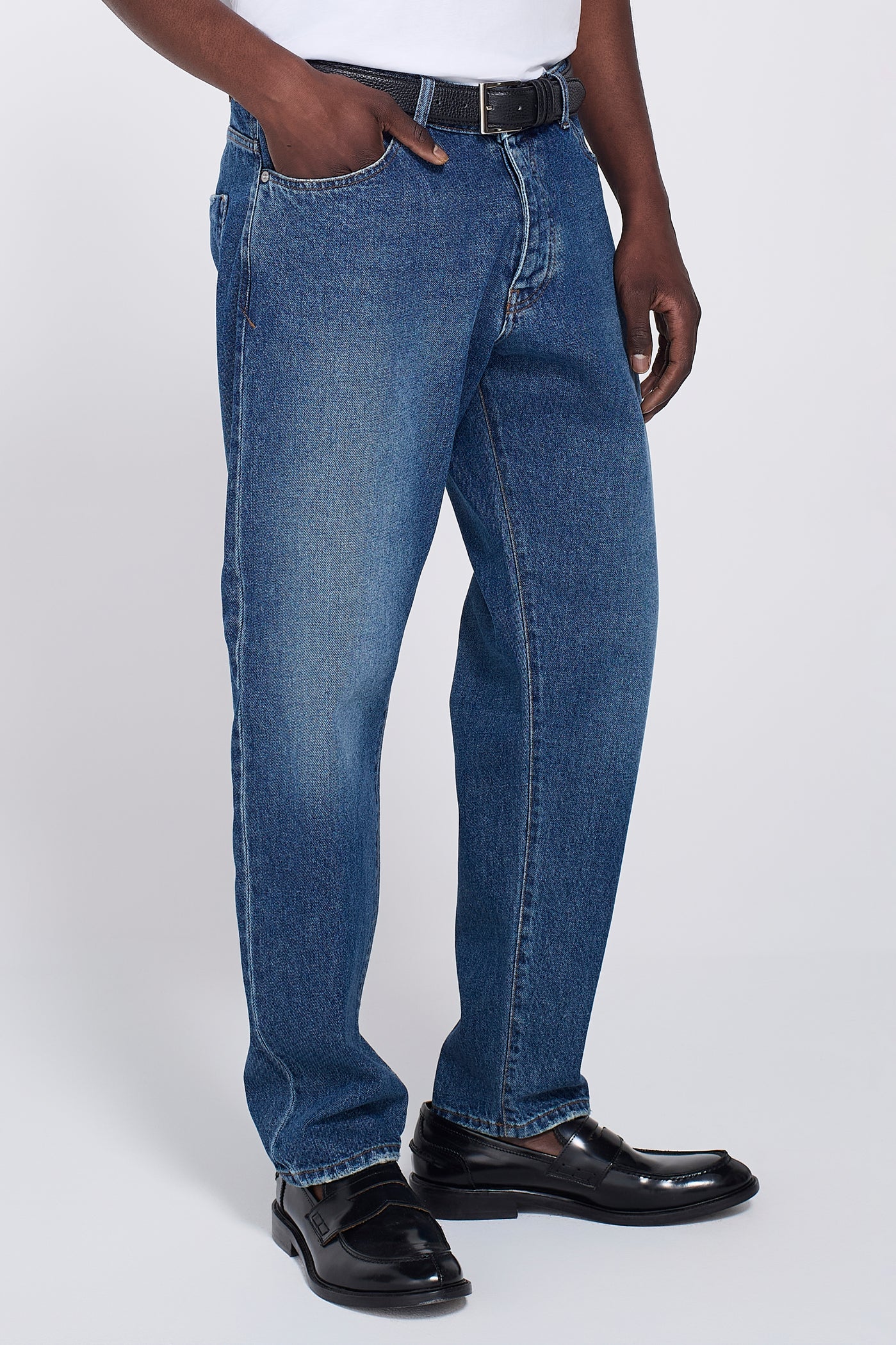 STRAIGHT DENIM JEANS