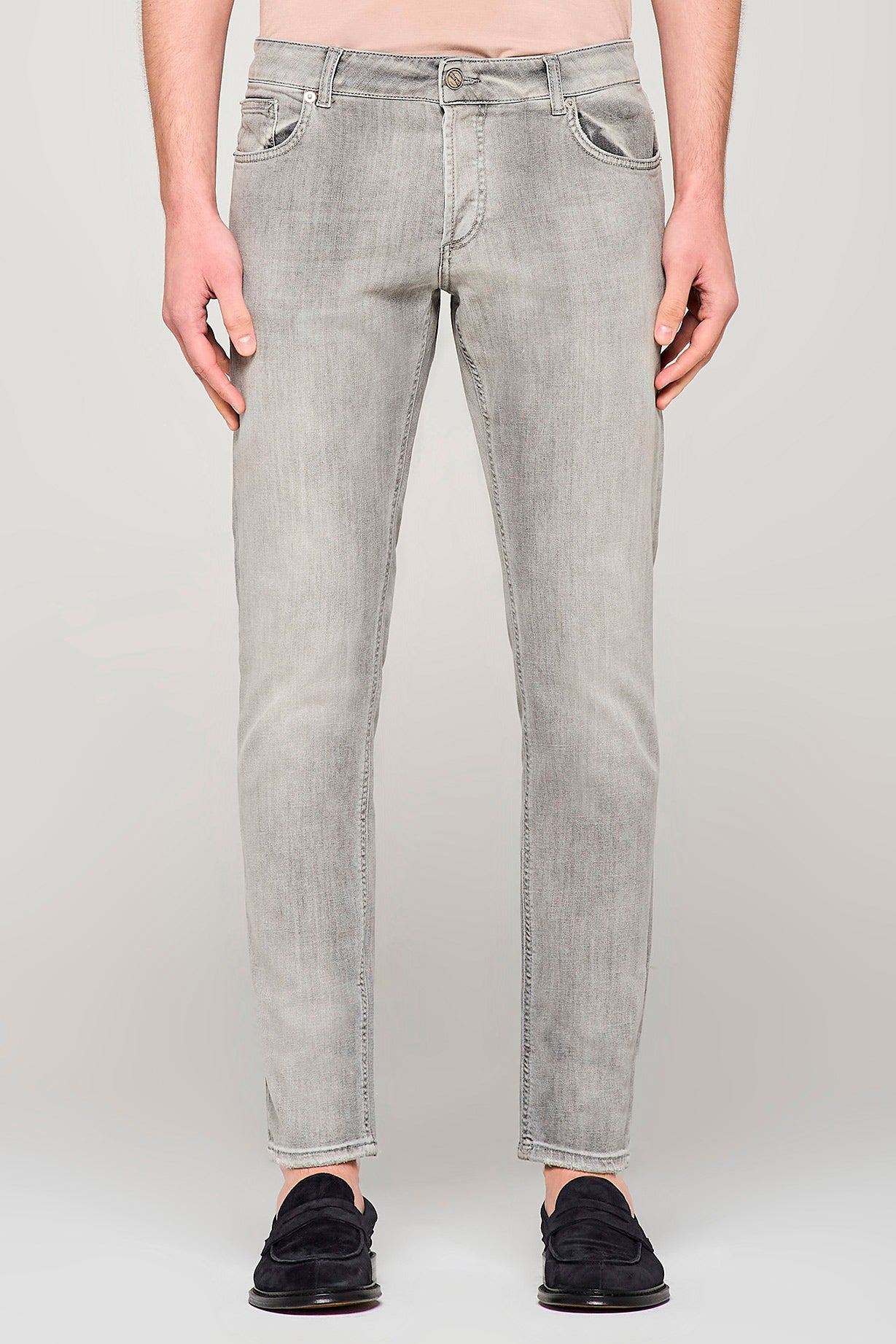 GREY WASHED JEANS