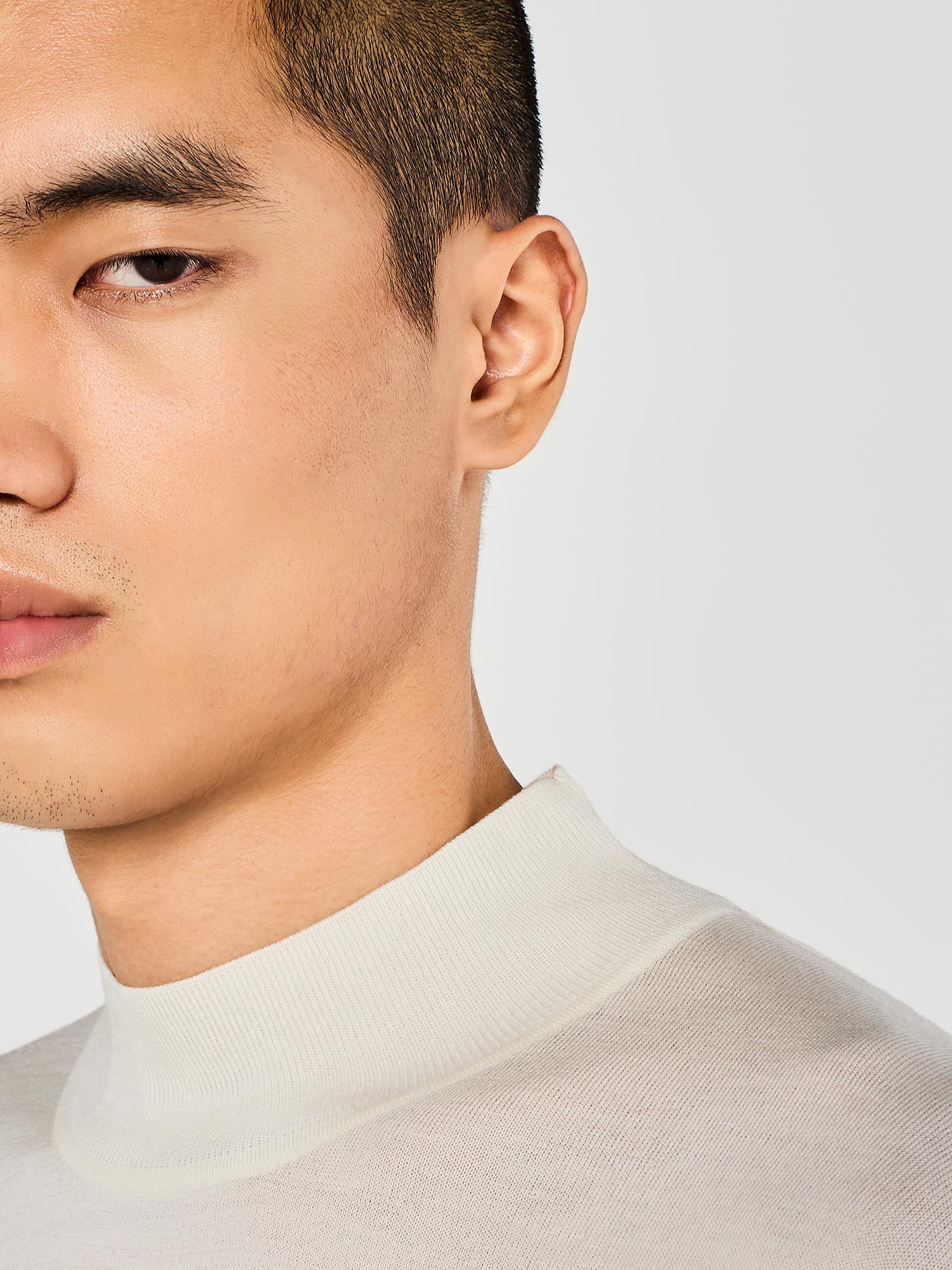 MOCK COLLAR KNIT IN MERINO WOOL AND SILK