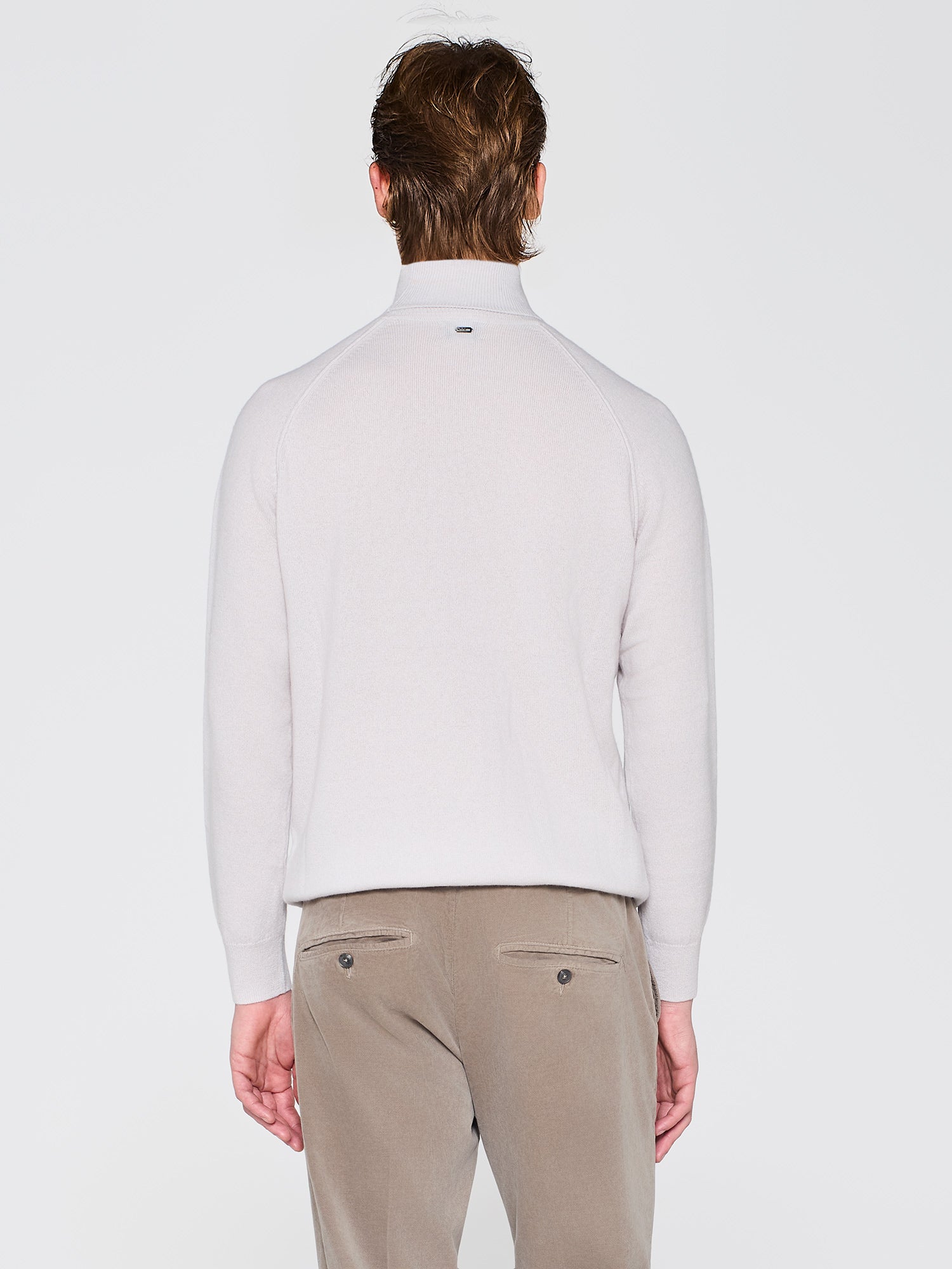 FINE KNIT HIGH NECK SWEATER