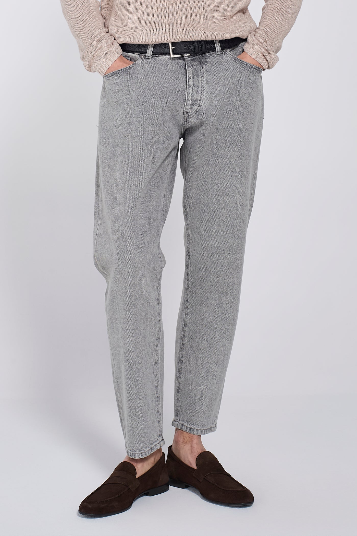 GREY WASH STRAIGHT JEANS