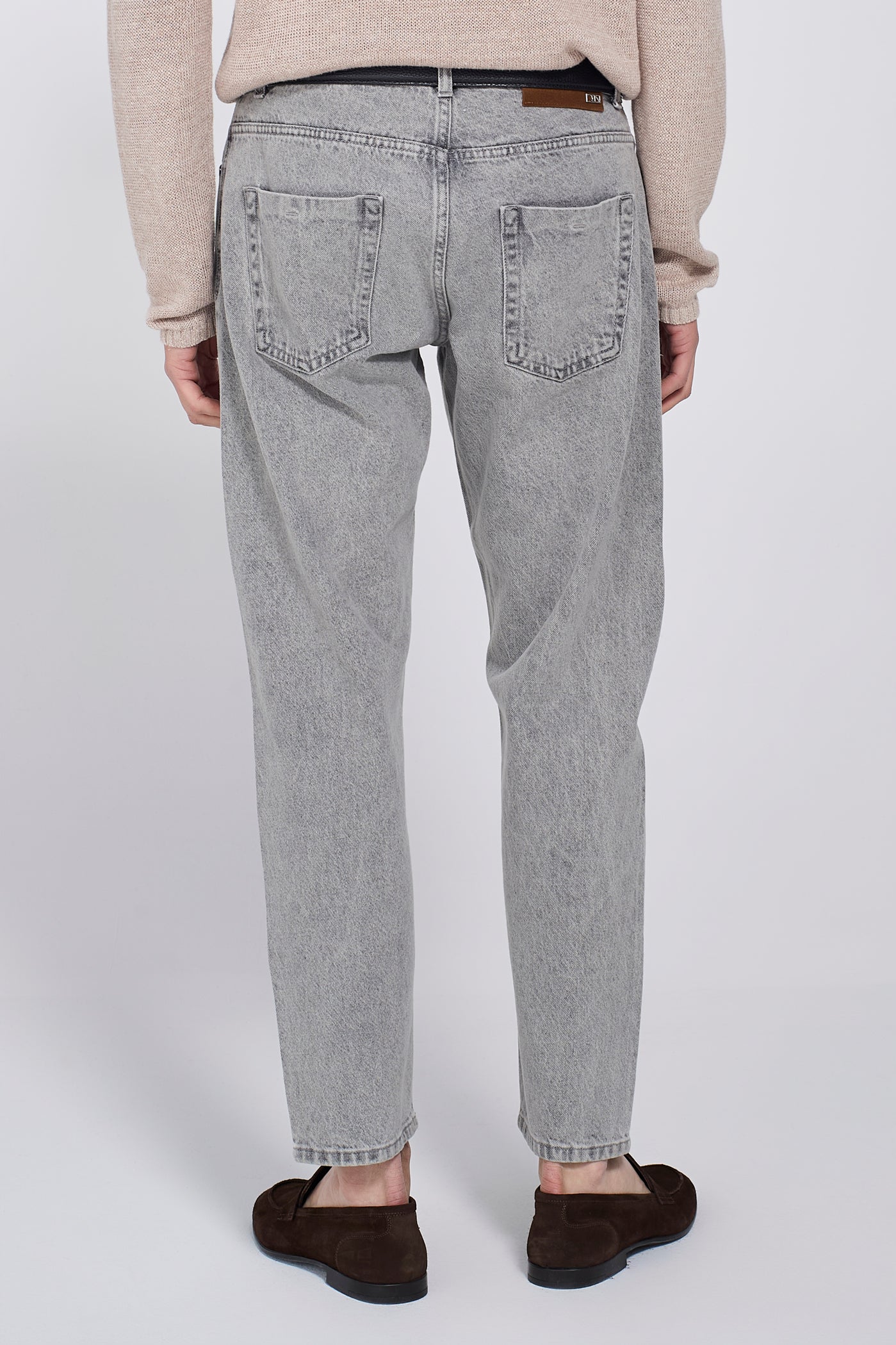 GREY WASH STRAIGHT JEANS
