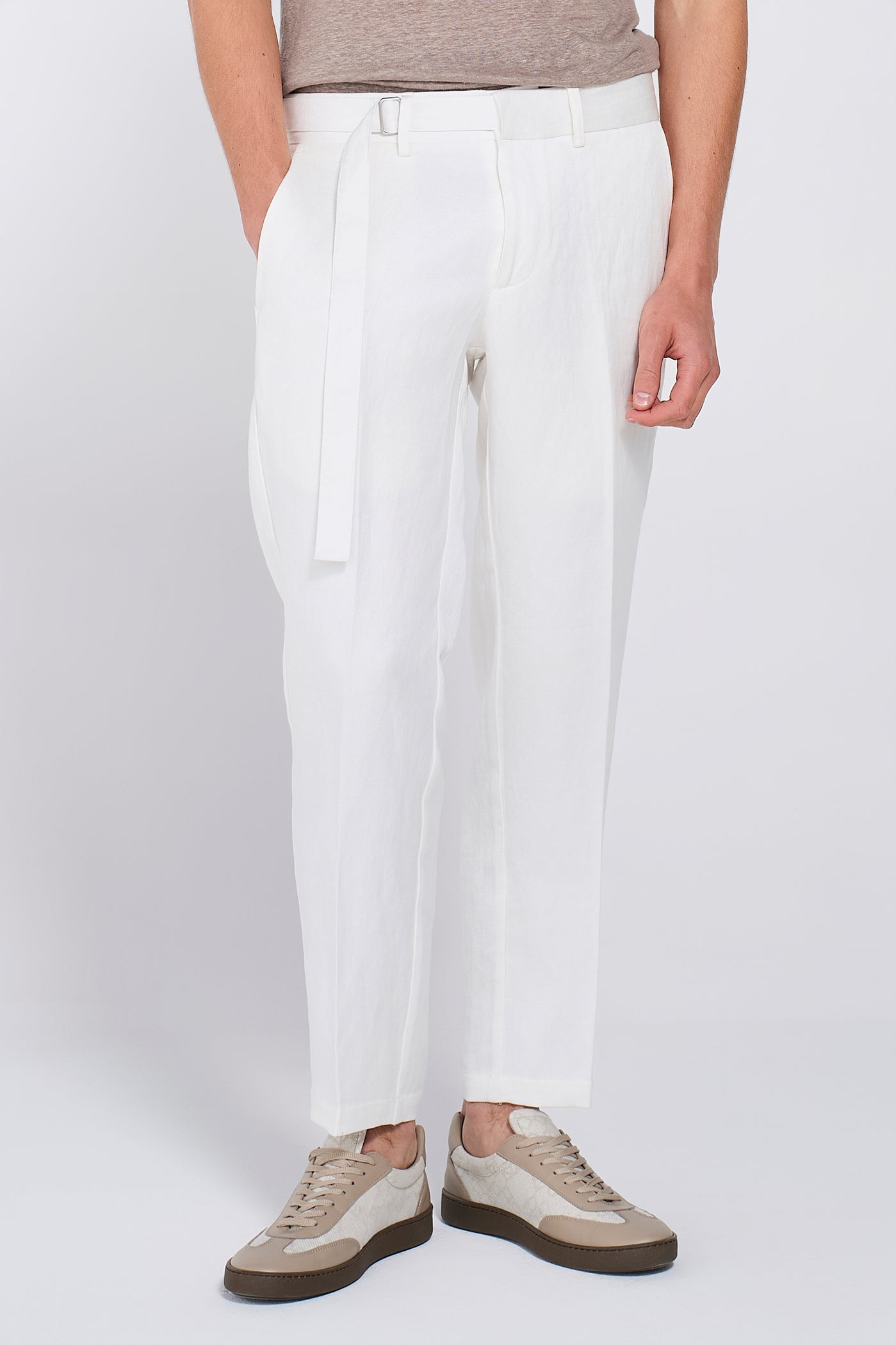 PANTALONE IN LINO CON DETTAGLIO CINTA
