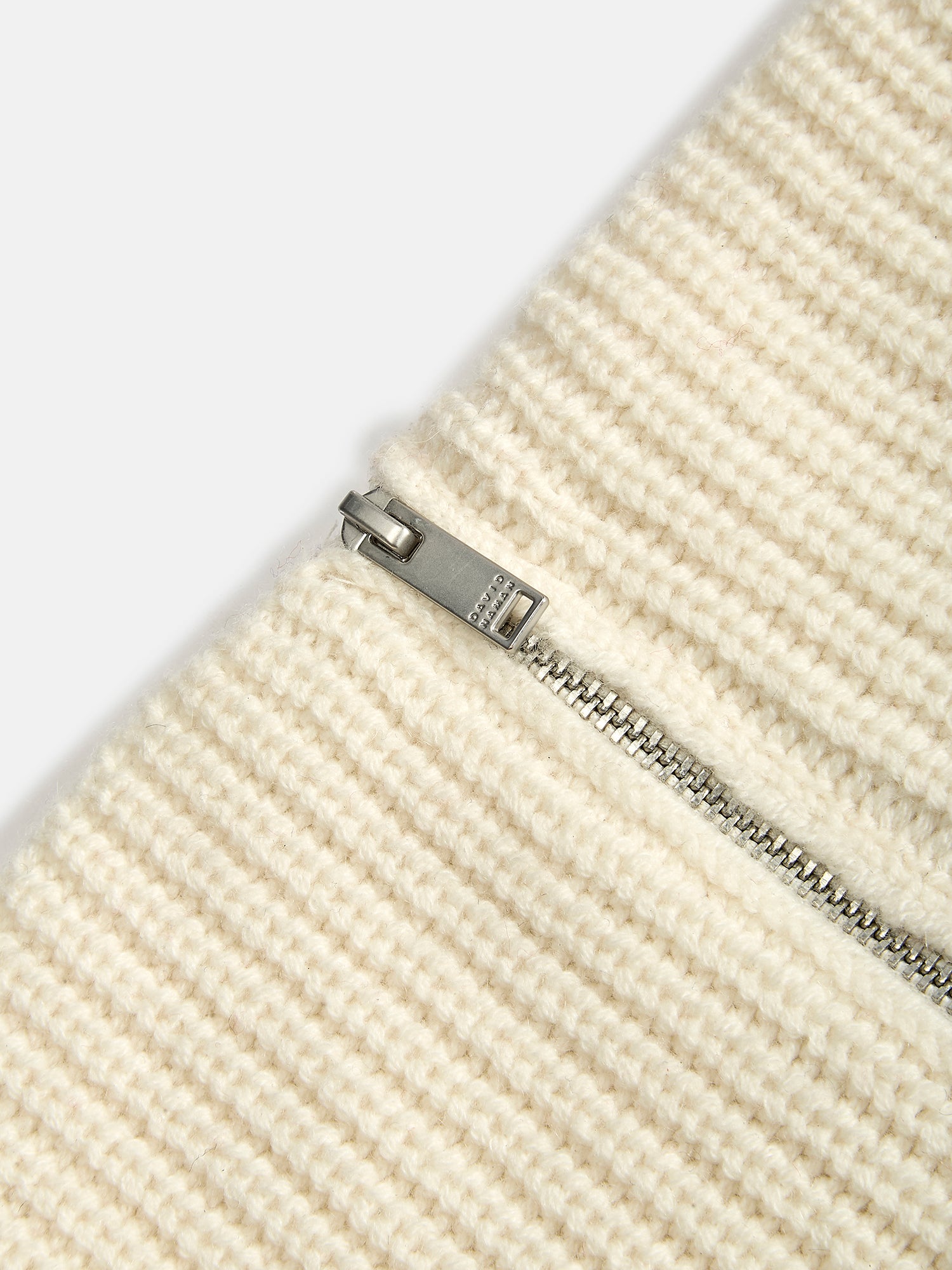 SCALDACOLLO CON ZIP IN 100% LANA