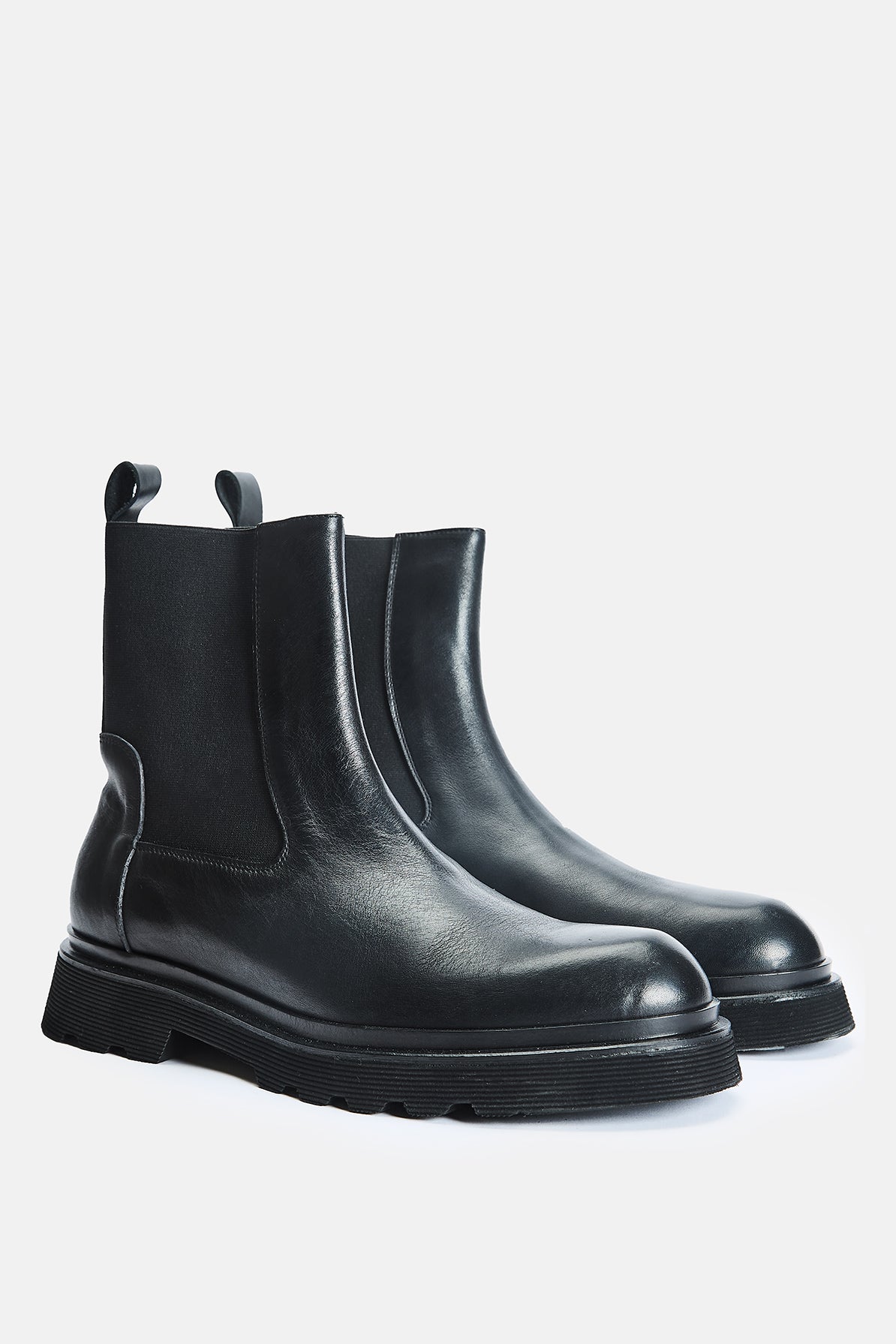 CHELSEA BOOTS