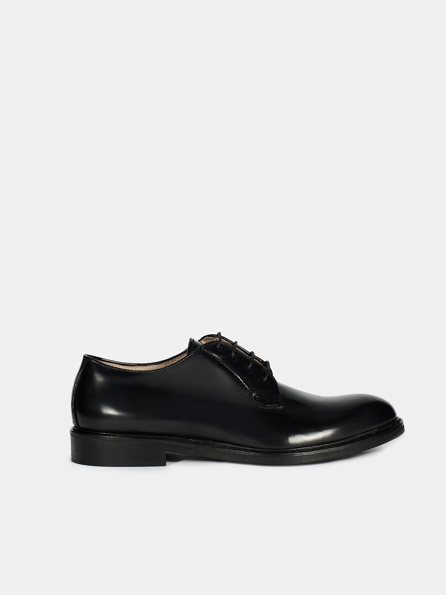 Derby shoes in abraded leather
