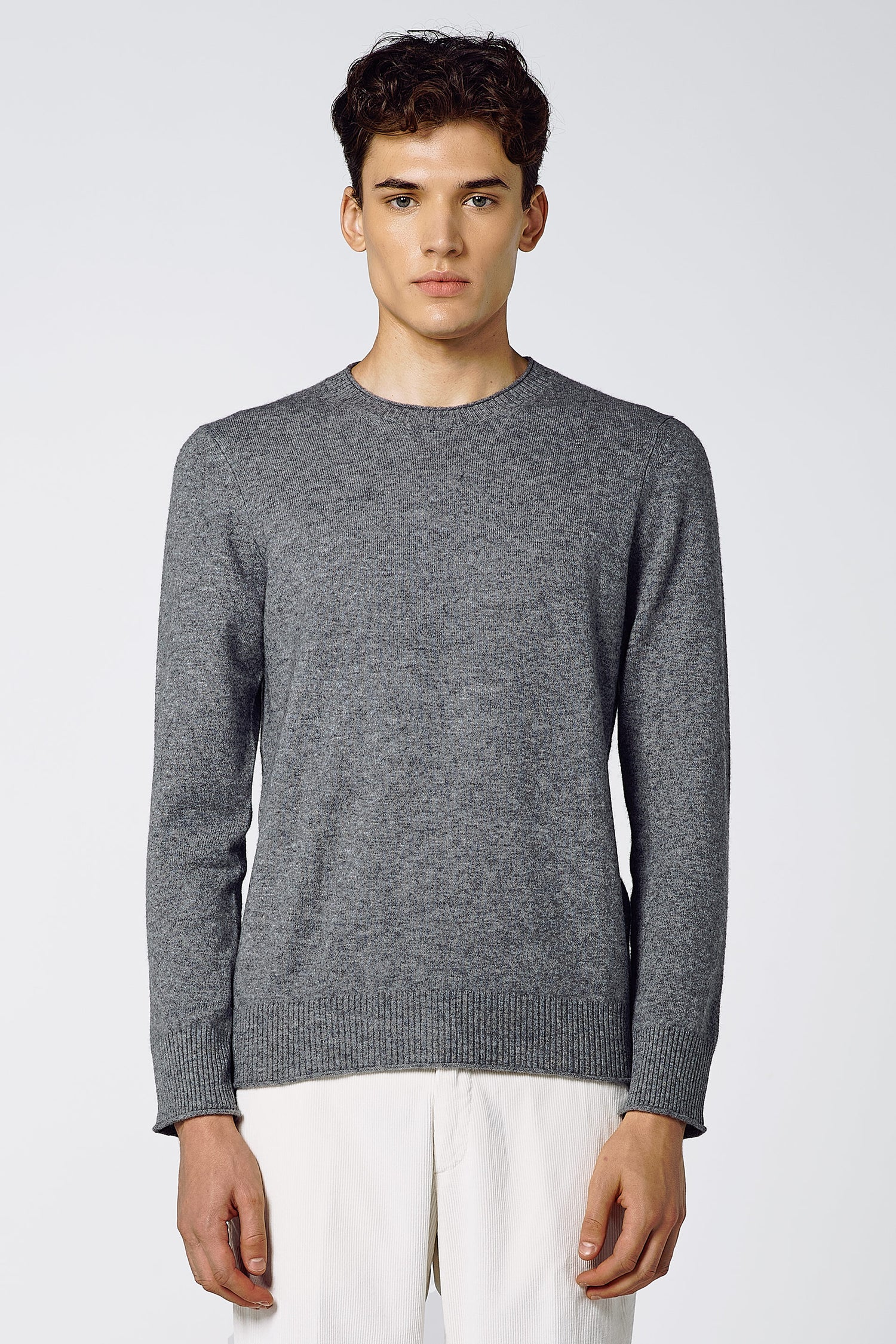 CREW NECK SWEATER