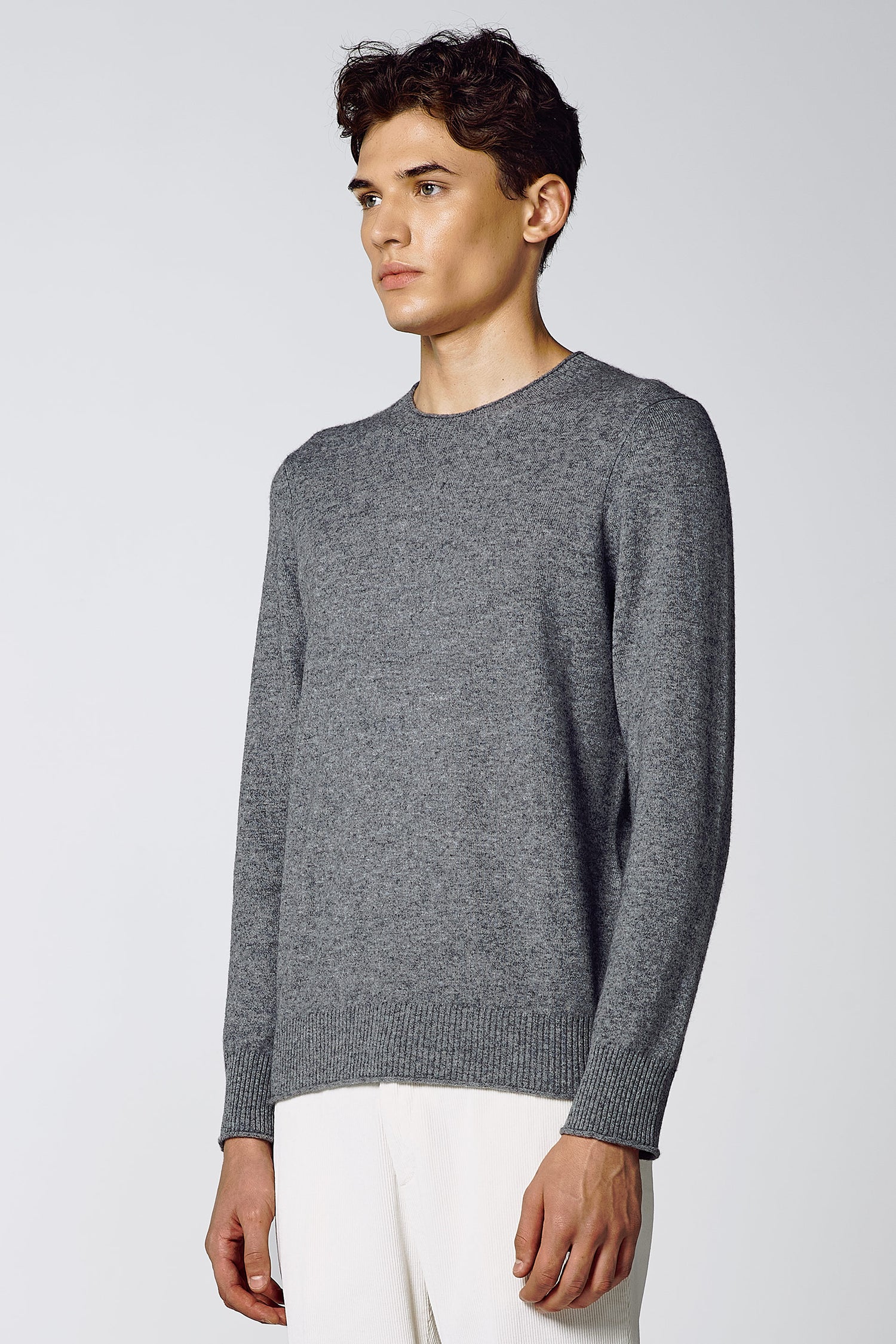 CREW NECK SWEATER