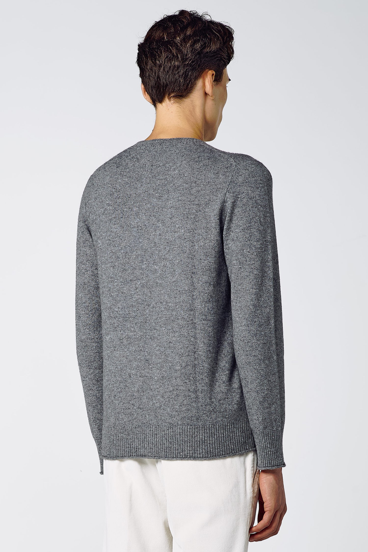 CREW NECK SWEATER