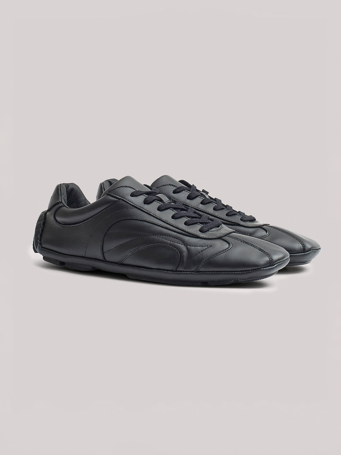 Leather low-top sneakers