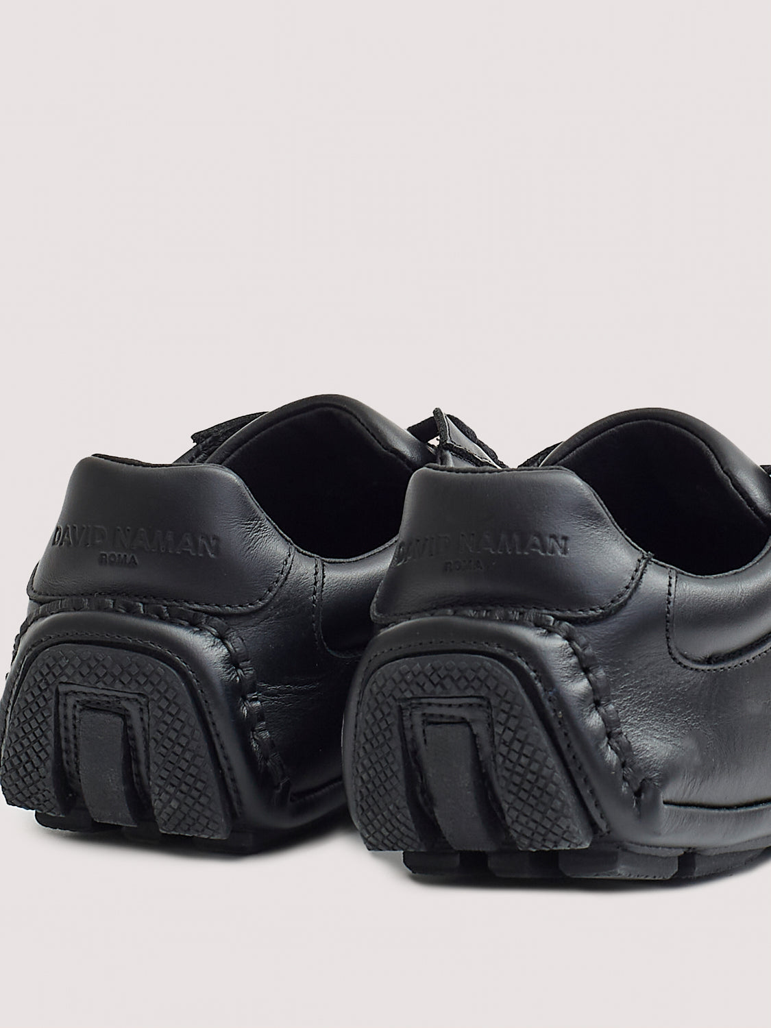 Leather low-top sneakers