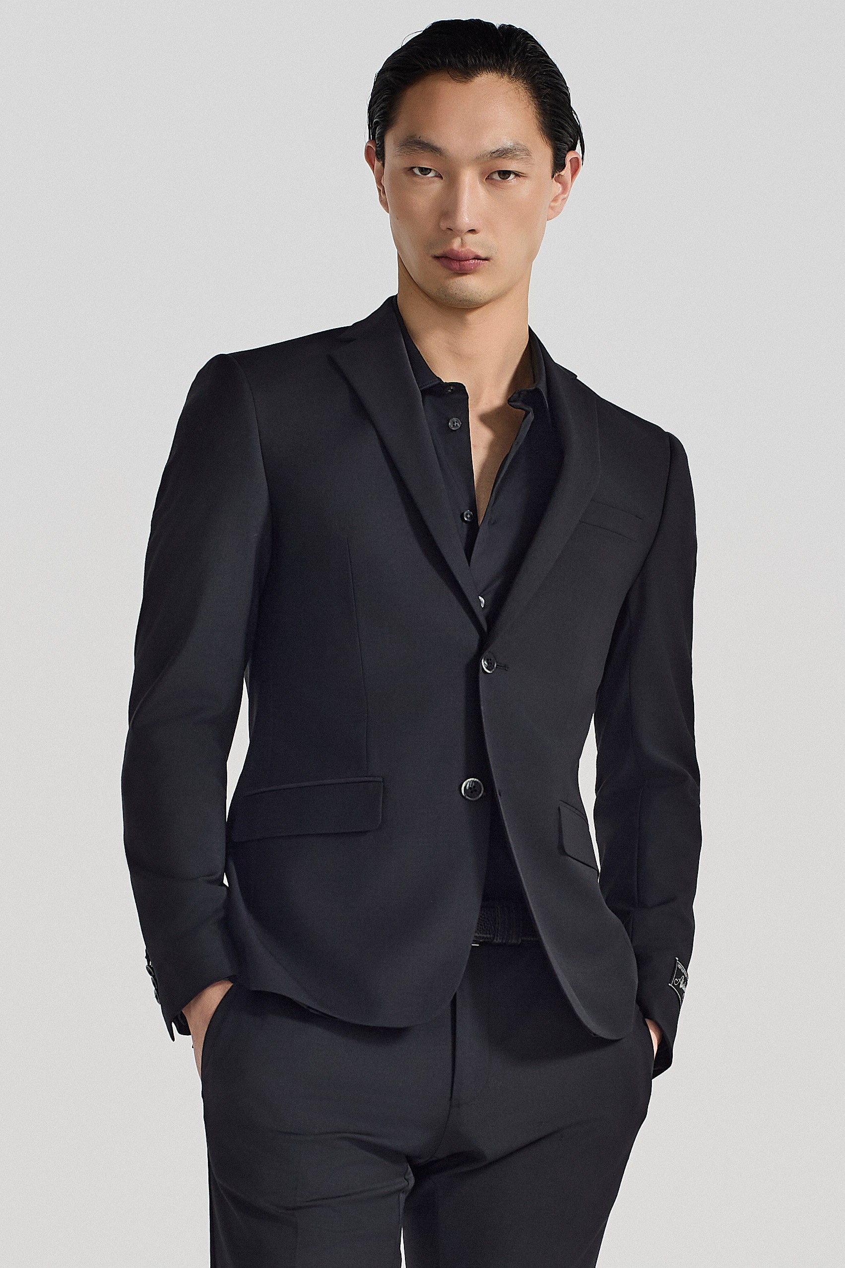 ESSENTIAL SUIT BLAZER
