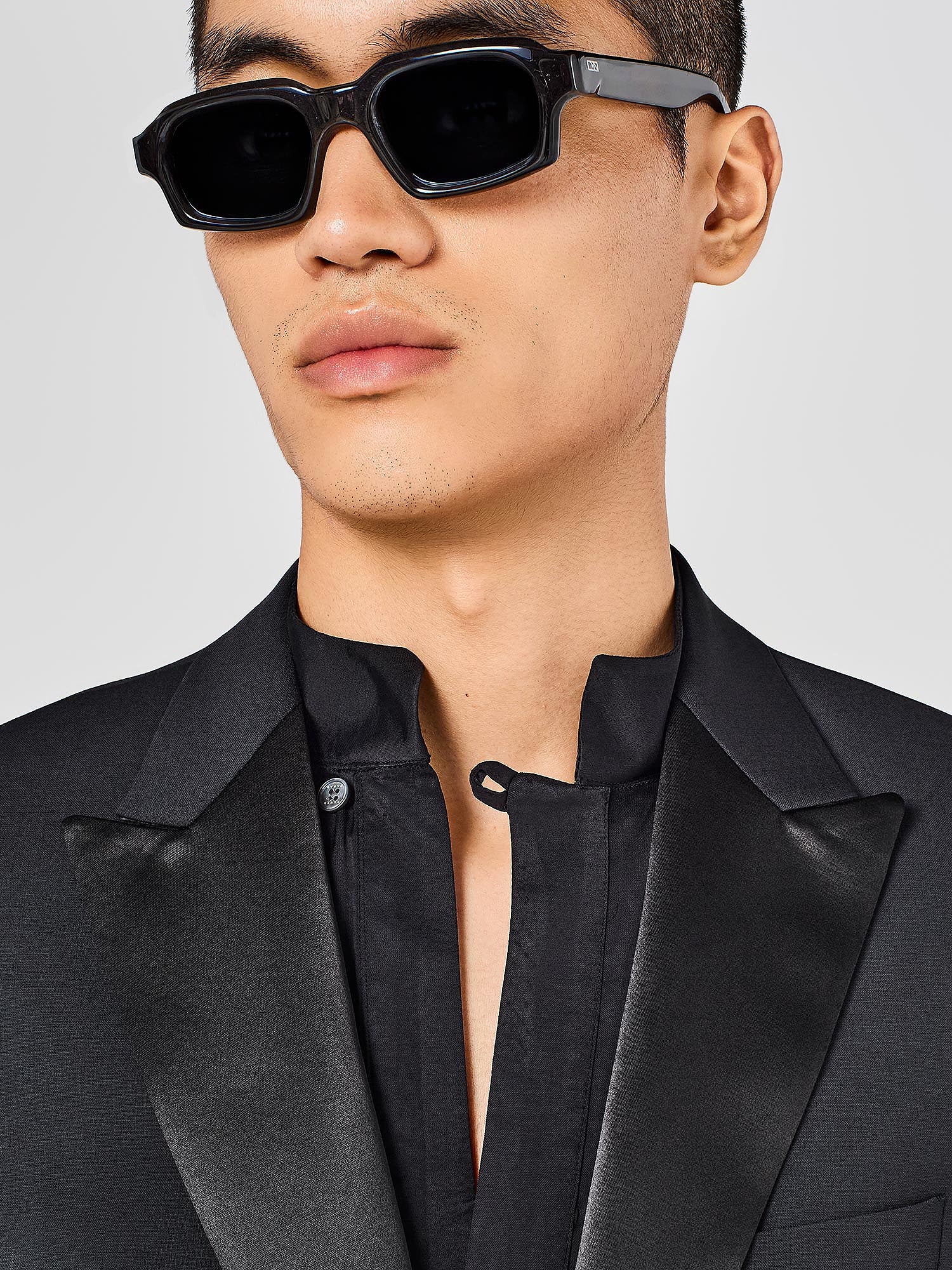 TUXEDO BLAZER