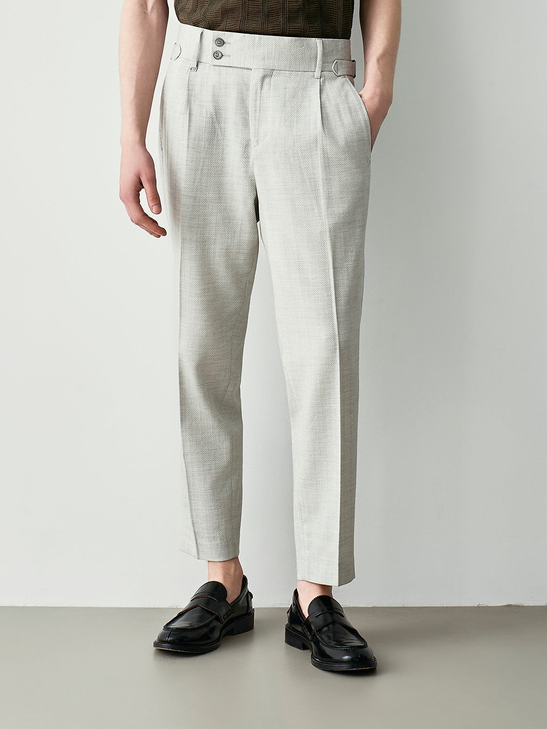 Pantaloni da abito in misto lana chevron