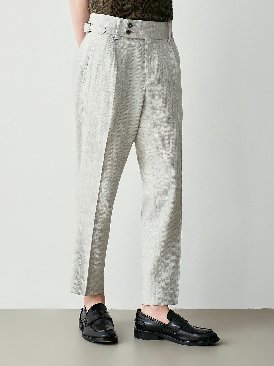 Pantaloni da abito in misto lana chevron