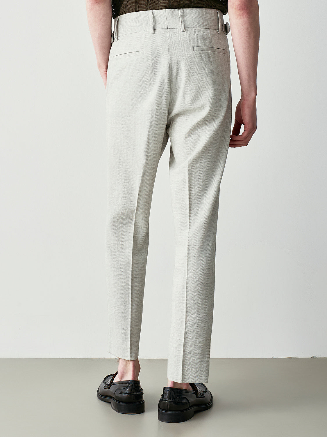 Pantaloni da abito in misto lana chevron