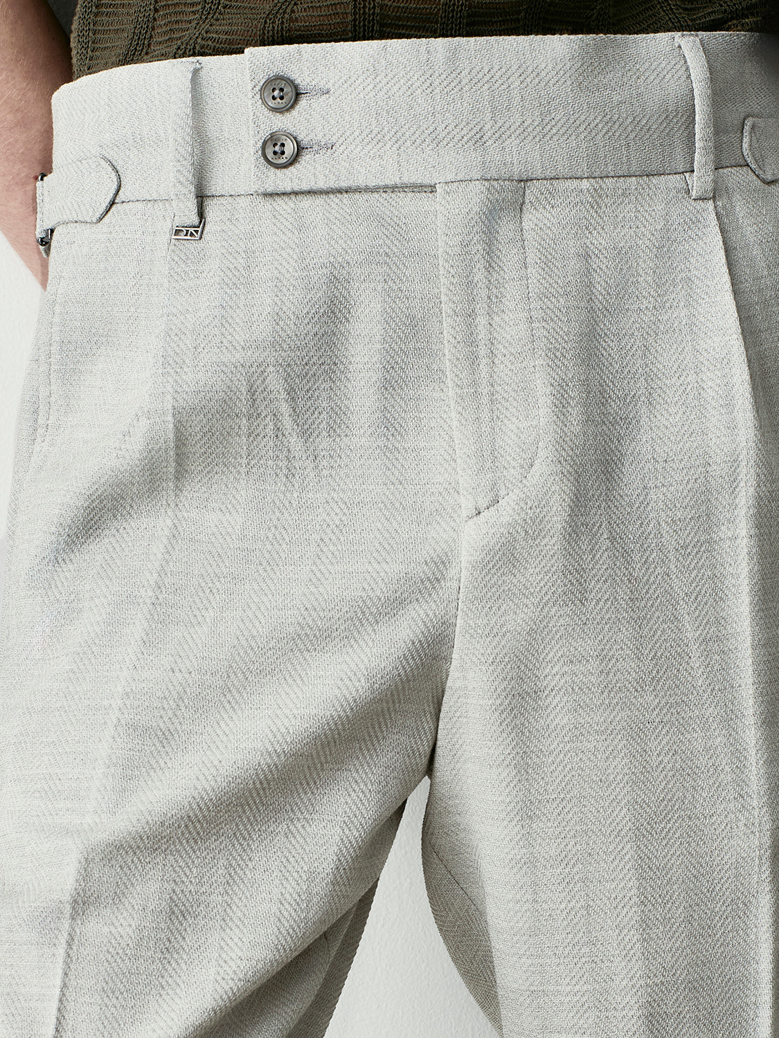Pantaloni da abito in misto lana chevron