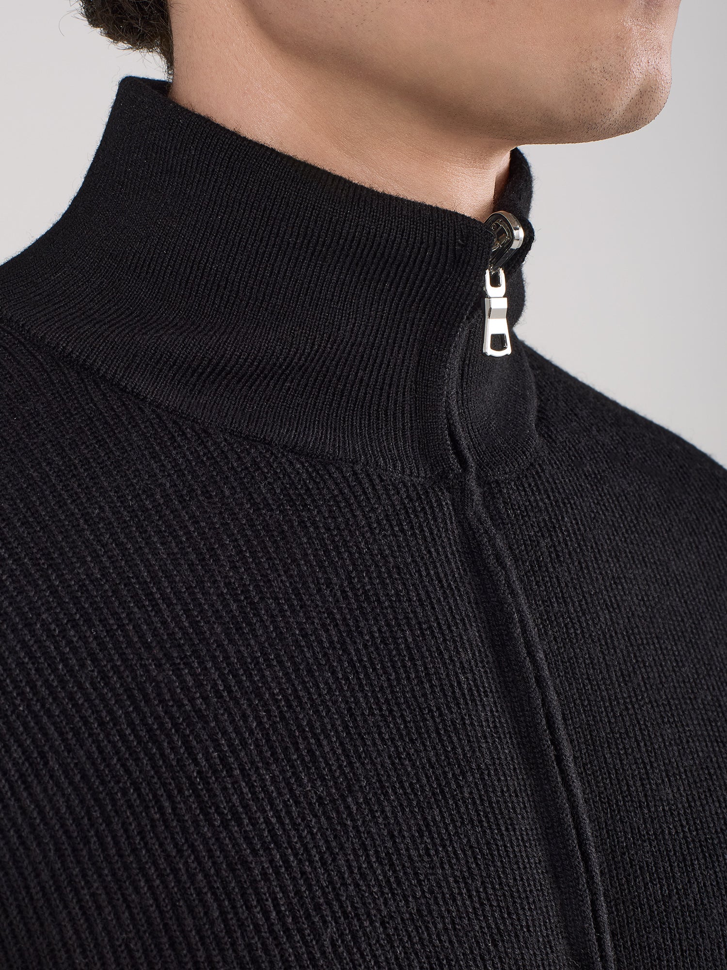 REVERSIBLE BOMBER IN NYLON AND KNIT