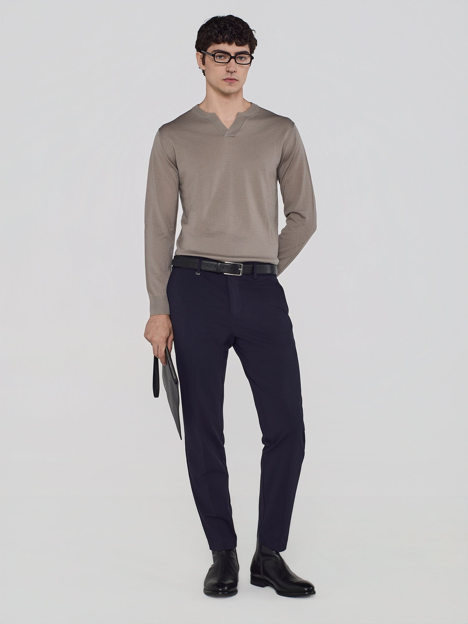 V COLLAR KNIT IN MERINO WOOL AND SILK