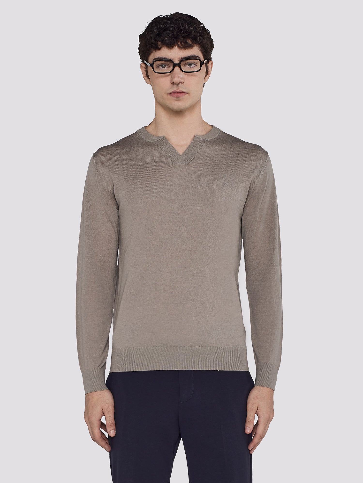 V COLLAR KNIT IN MERINO WOOL AND SILK