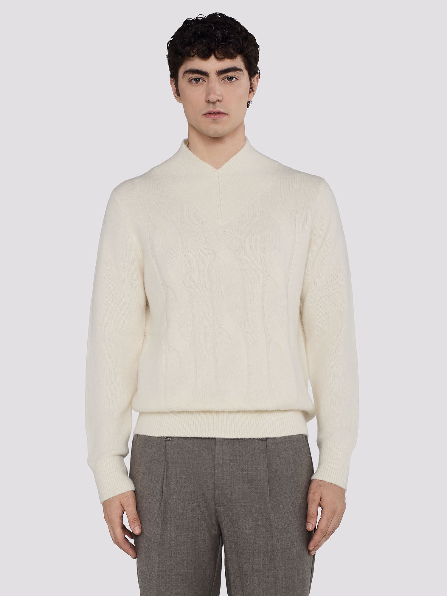 ALPACA WOOL CABLE KNIT SWEATER