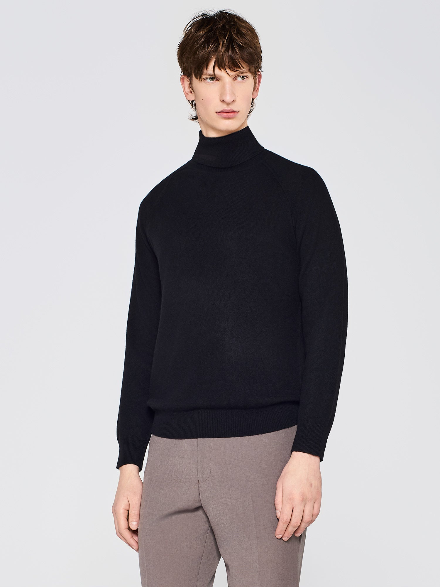 FINE KNIT HIGH NECK SWEATER