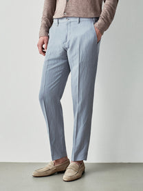 Casual pants in fresh linen