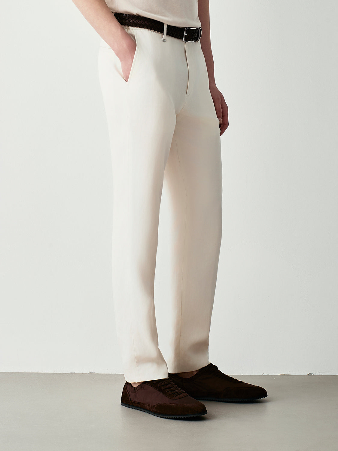 tailored trousers in fresh linen