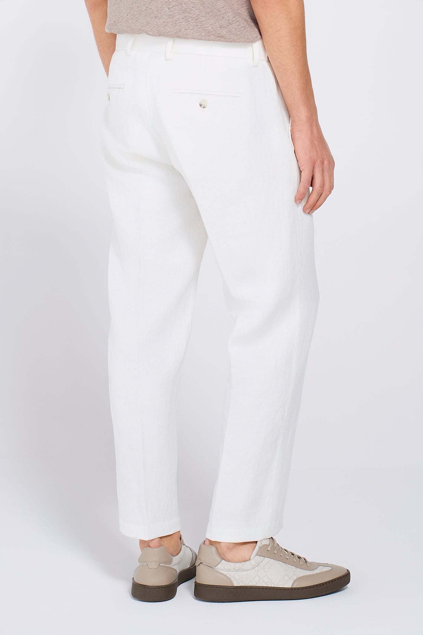 PANTALONE IN LINO CON DETTAGLIO CINTA