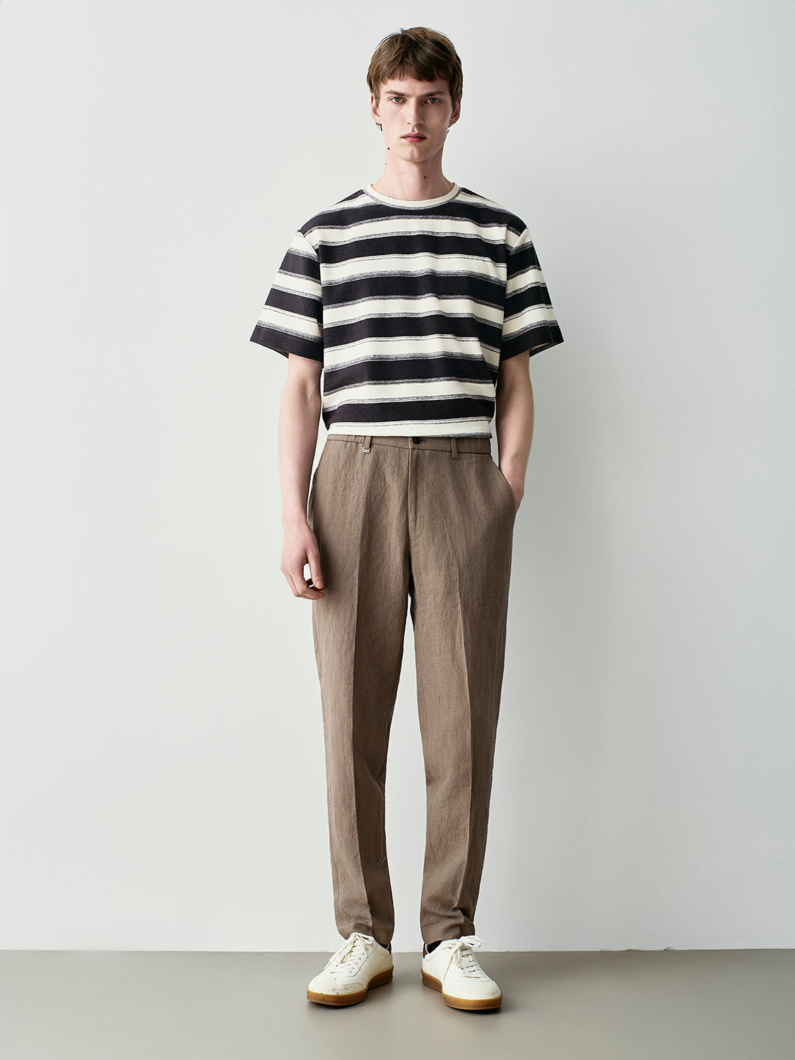 Pantaloni in lino con coulisse