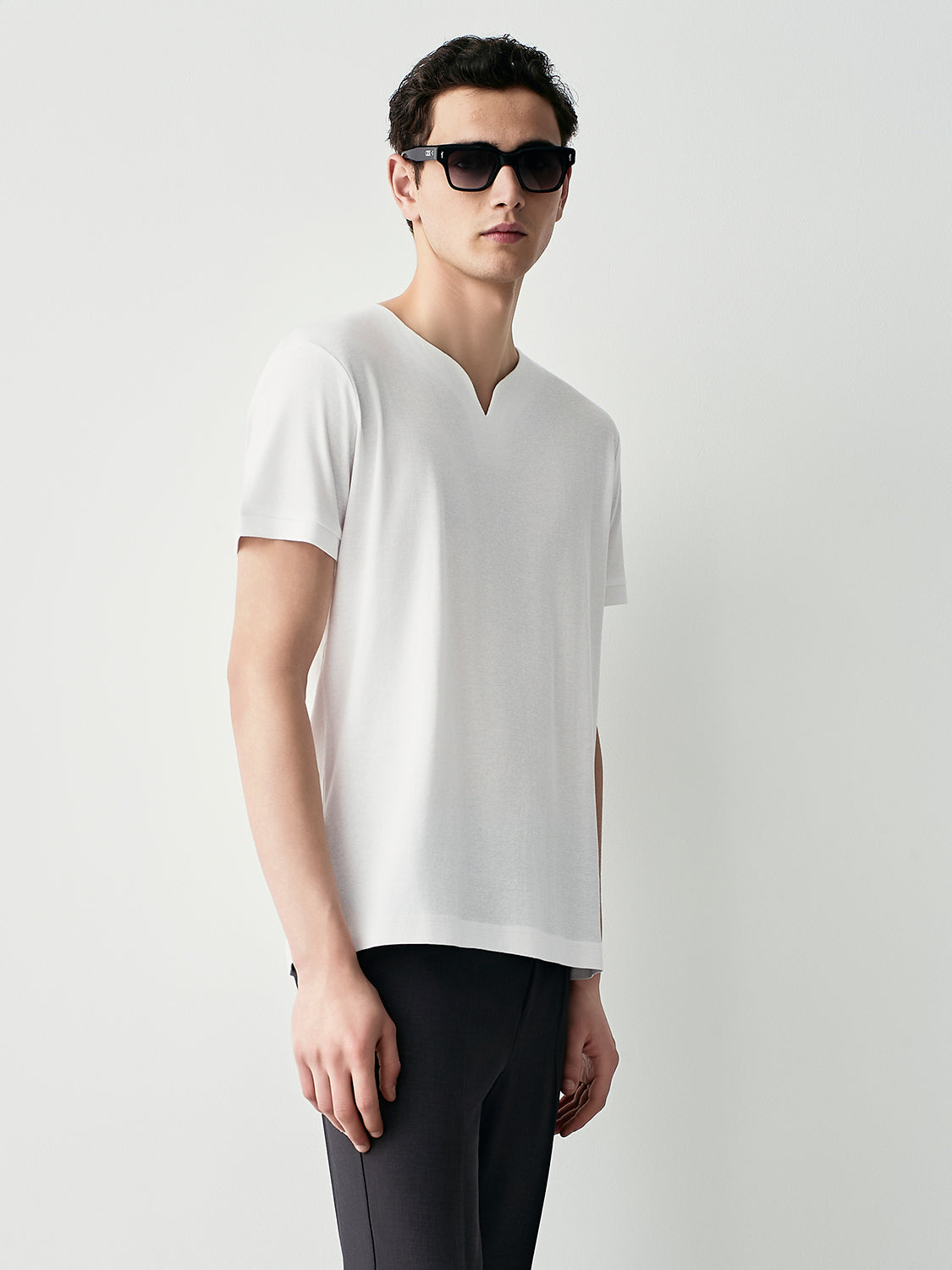 T-shirt v-neck