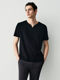 V-neck t-shirt