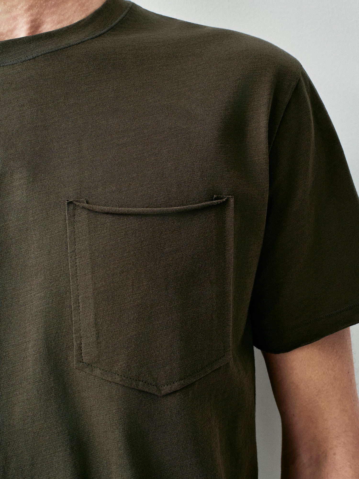 T-shirt raw cut