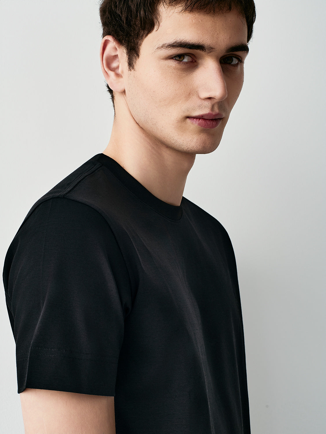 T-shirt regular a maniche corte