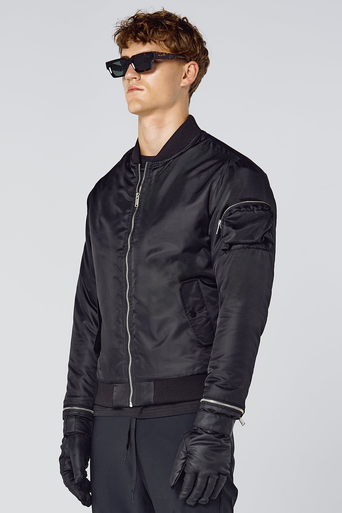 GLOVES BOMBER JACKET