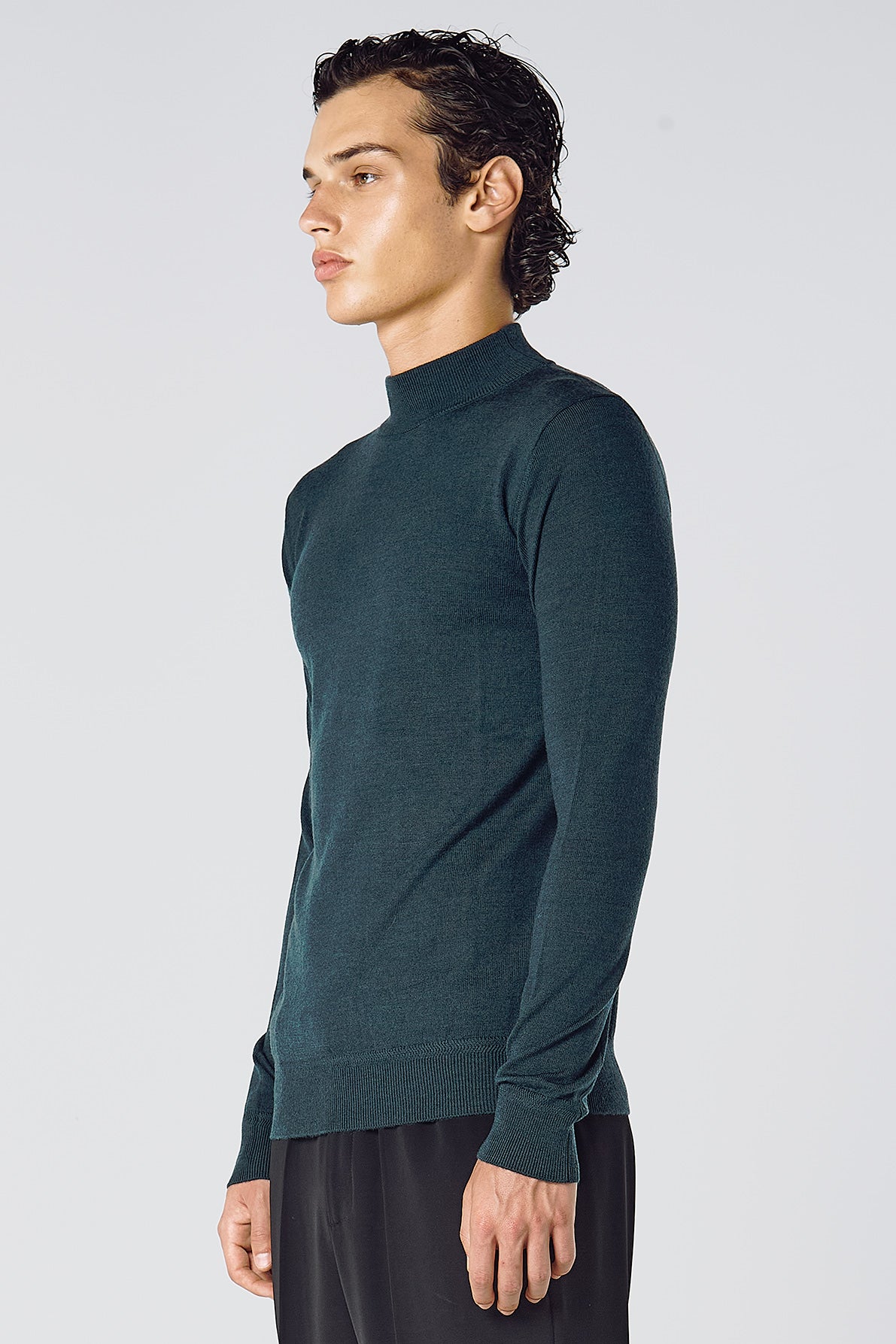 MOCK COLLAR SWEATER