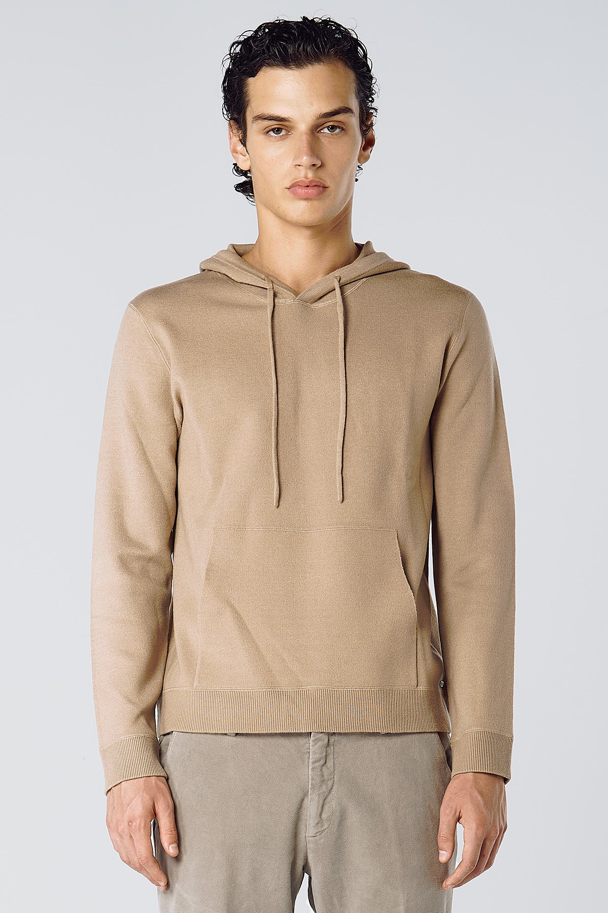 HOODED SWEATER 