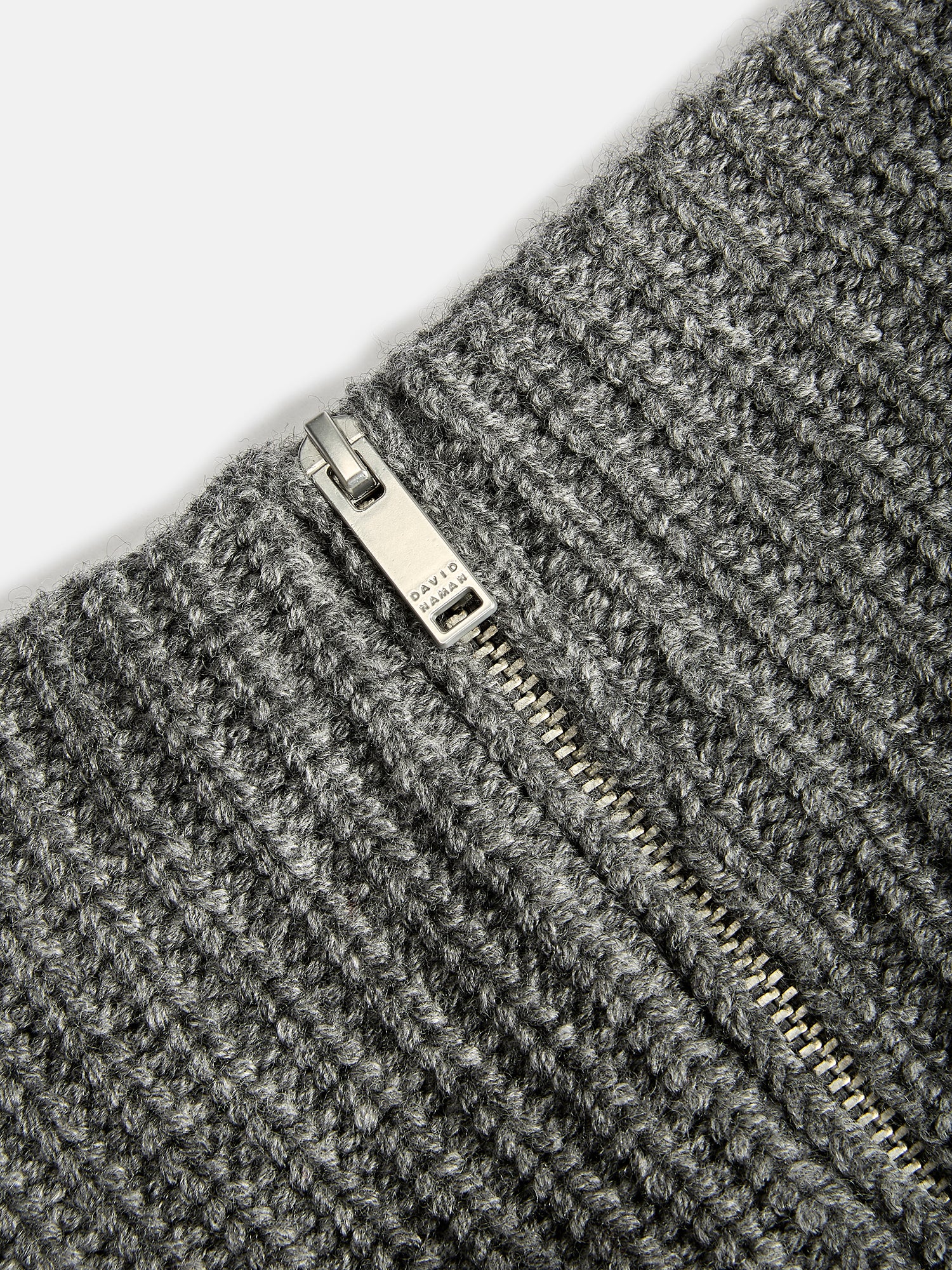 100% WOOL ZIP-UP NECK WARMER