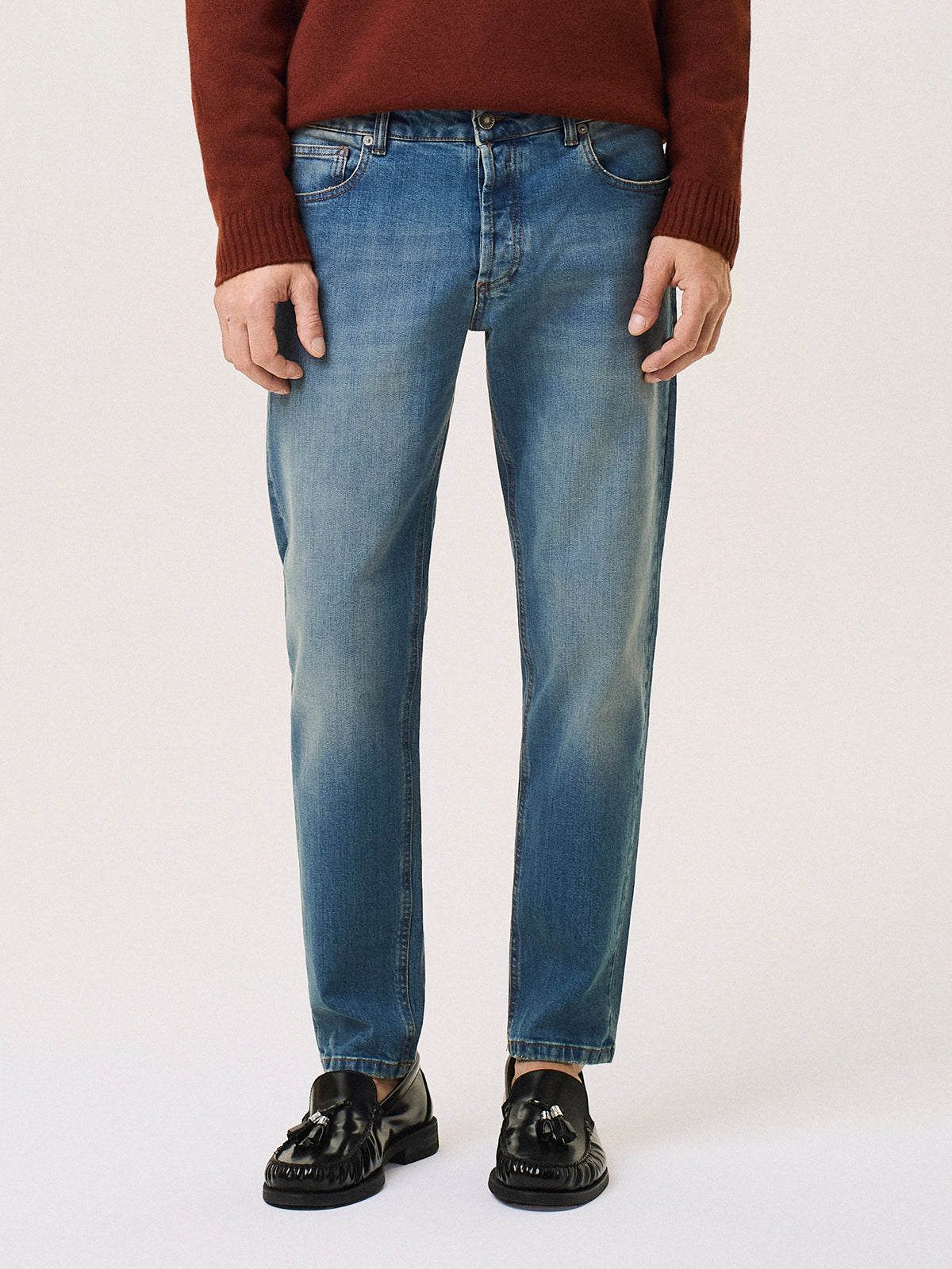 slim fit jeans