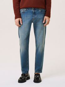 slim fit jeans