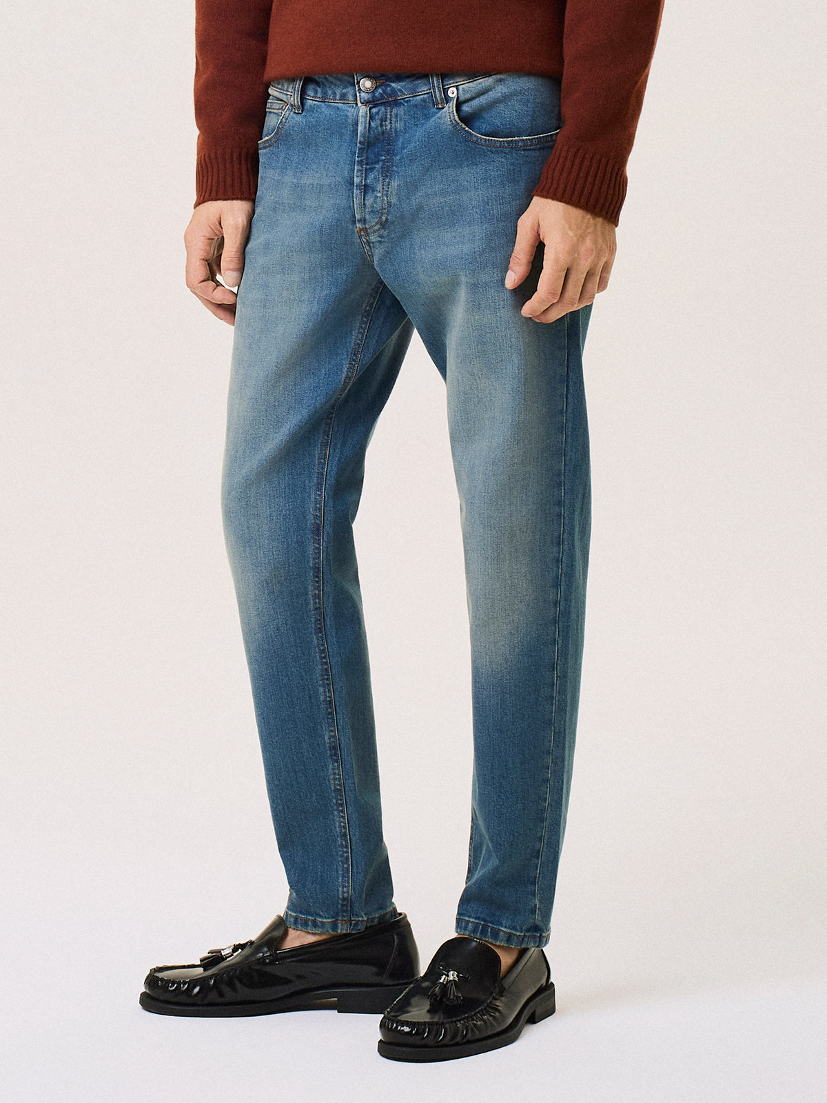 slim fit jeans