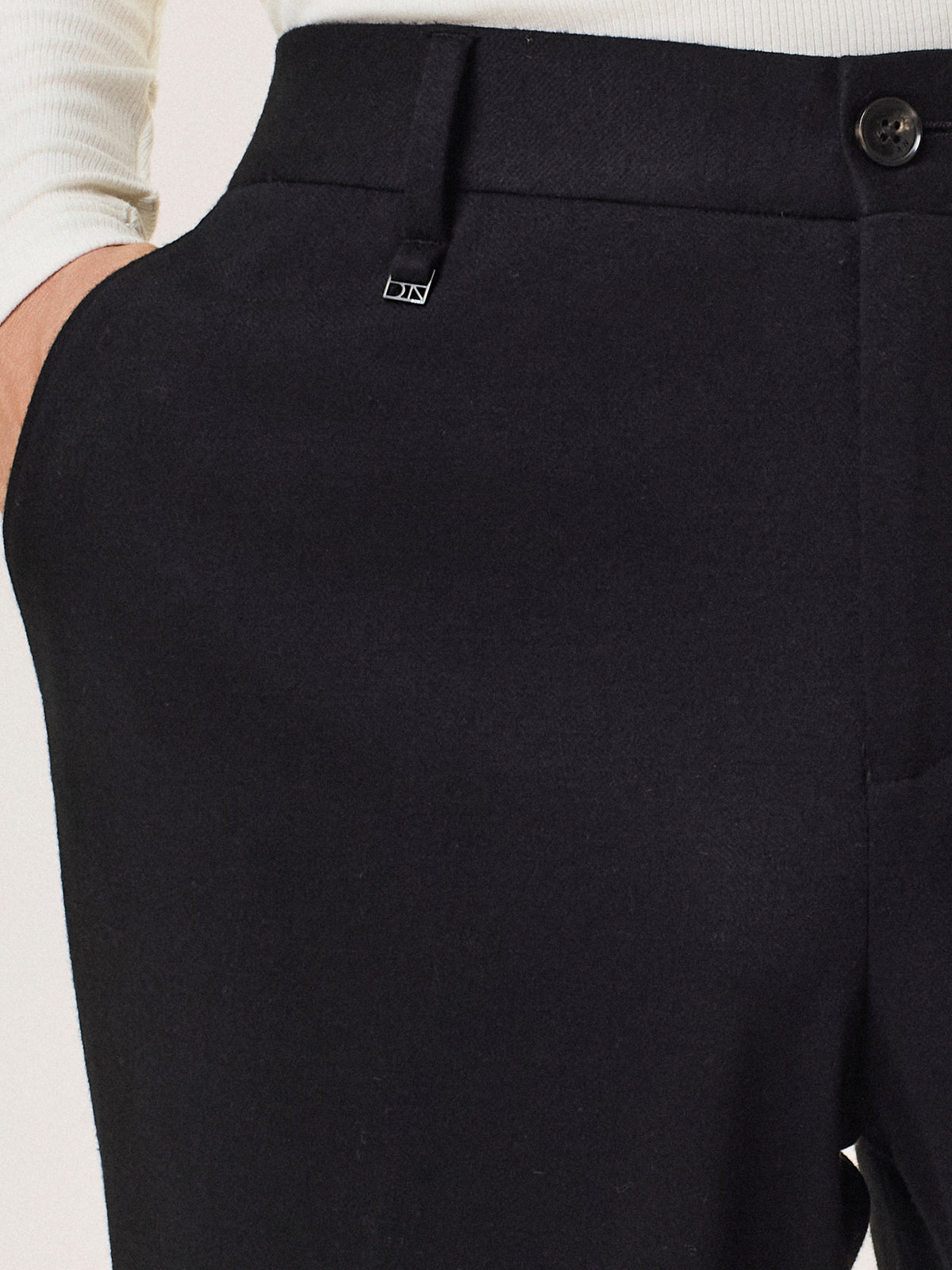 Pantalone da uomo nero, tasche a filetto sul retro, vestibilità wide, David Naman