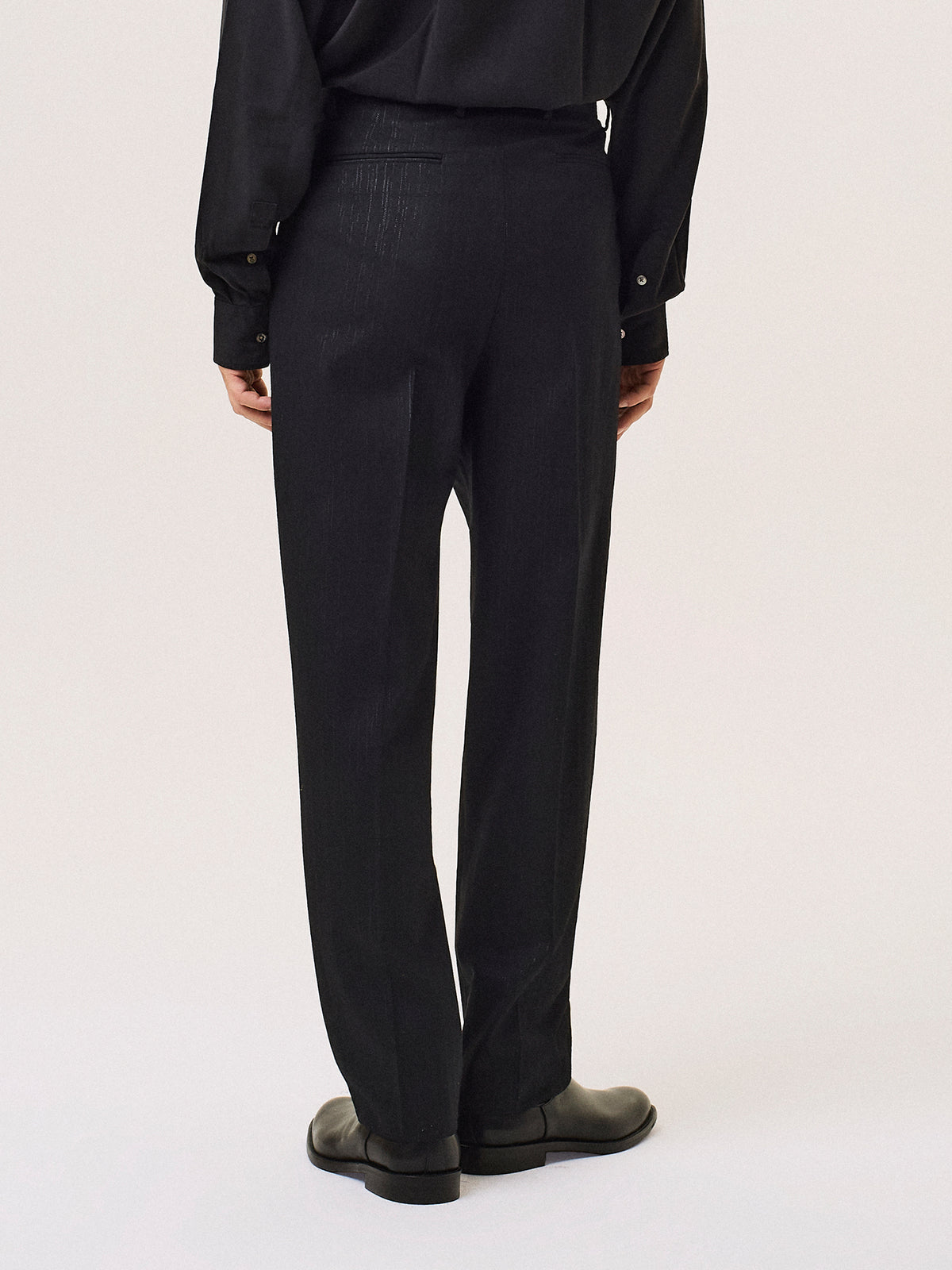 Pantalone sartoriale in misto lana vergine con filo lurex