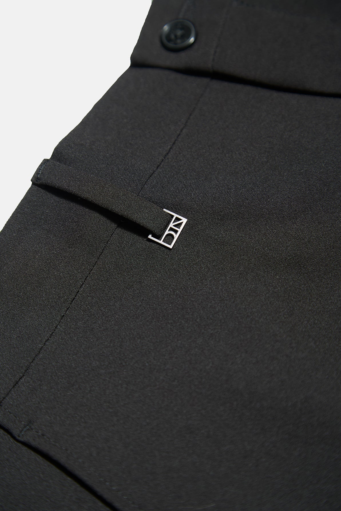 TAILORED SHORTS